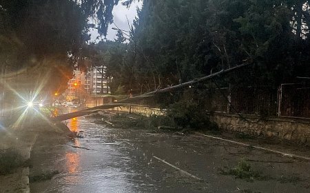 Buca Belediyesi ekiplerinin fırtına ve yağış mesaisi