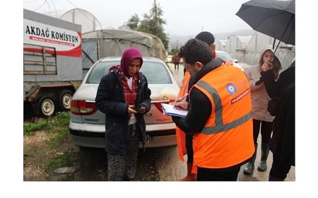 Antalya Büyükşehir Belediyesi afetin izlerini silmek için sahada