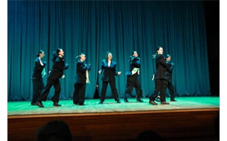 Yasemin Sakallıoğlu, İzmirlileri kahkahaya boğdu