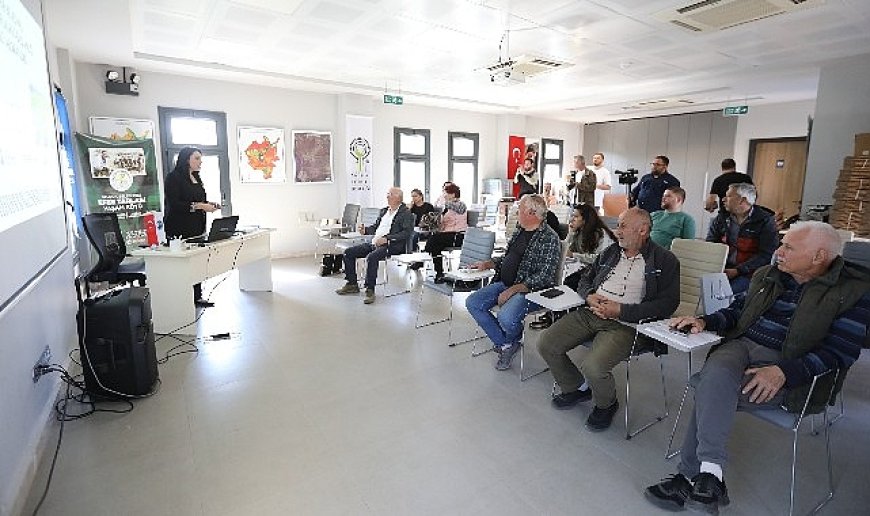 Efes Selçuk’ta üreticilere “Ücretsiz Toprak Analizi Eğitimi” verildi
