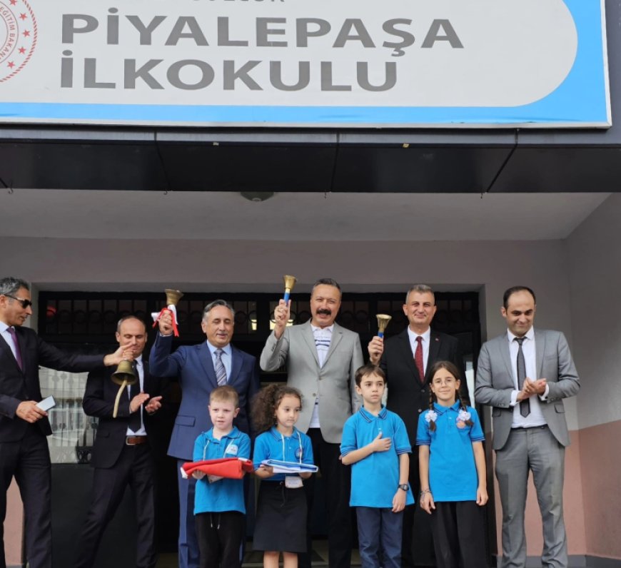 Gölcük protokolü öğrencilerin heyecanına ortak oldu