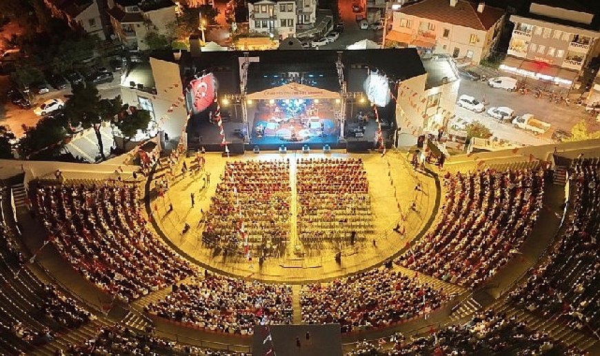 Çeşme Festivali’nde ilk gün coşkusu