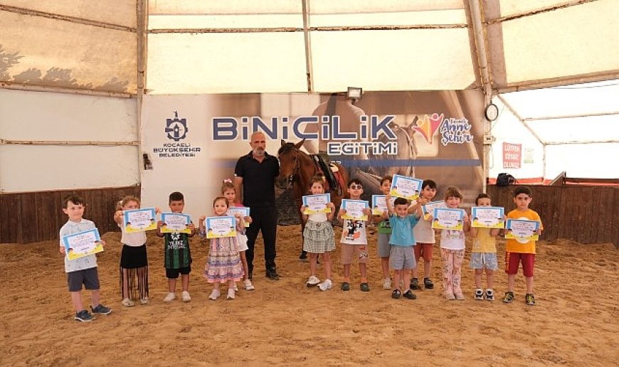 Minik biniciler at sevgisiyle büyüyor