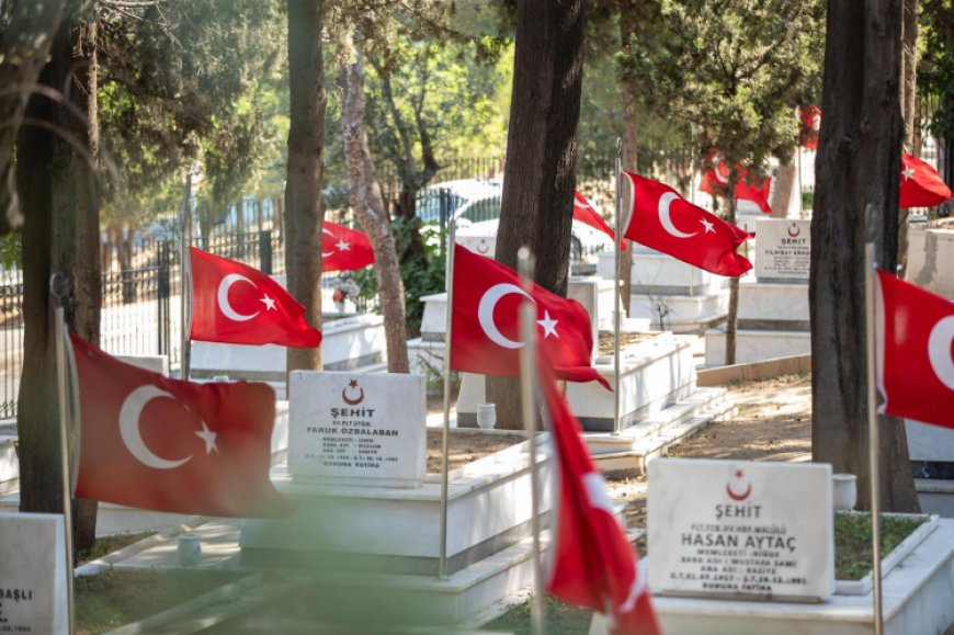 İzmir’de 15 Temmuz şehitleri anıldı