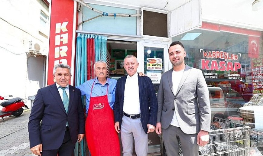 Düğüne gitti, proje inceledi, vatandaşla sohbet etti