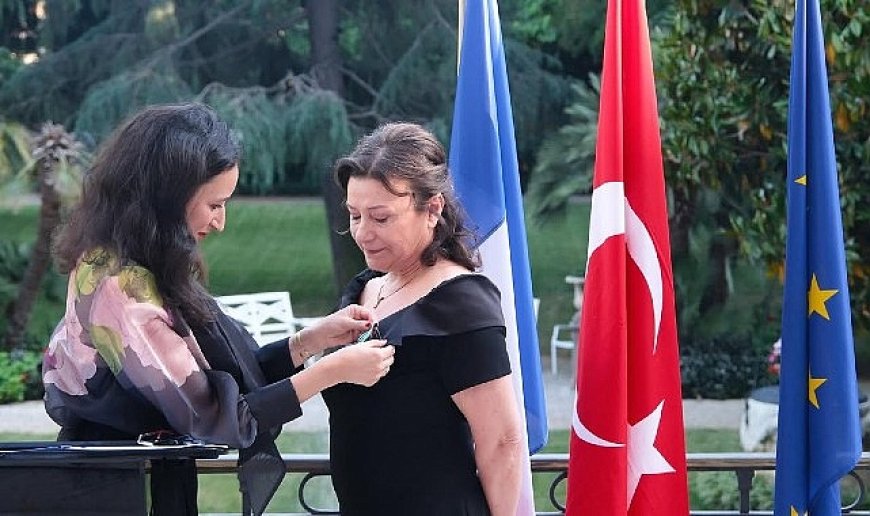 Doç. Dr. Leman Figen Yılmaz’a Fransa’dan Sanat ve Edebiyat Şövalyesi Nişanı