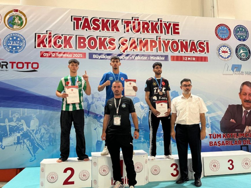 Kick boksta Çayırova’ya Türkiye şampiyonluğu geldi