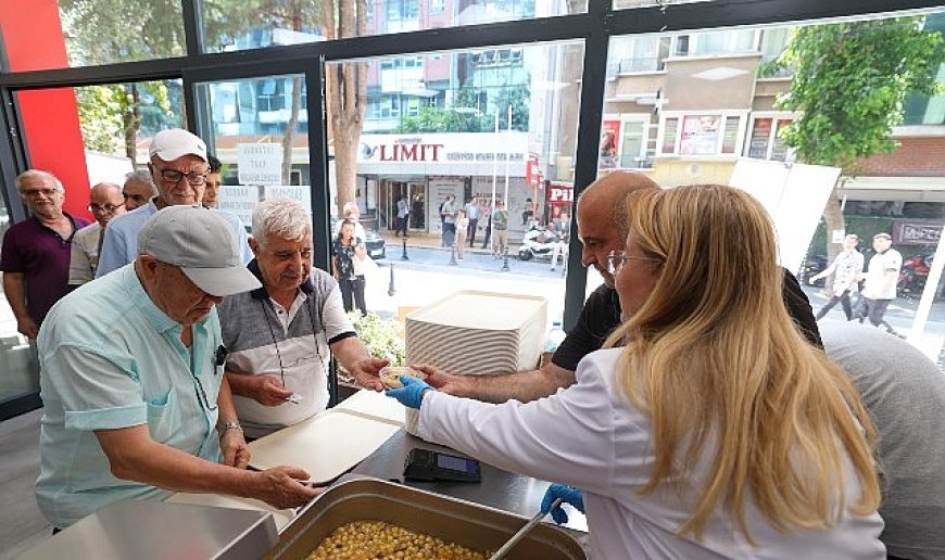Başkan Ovalıoğlu Dev Kazanda Aşure Kaynattı