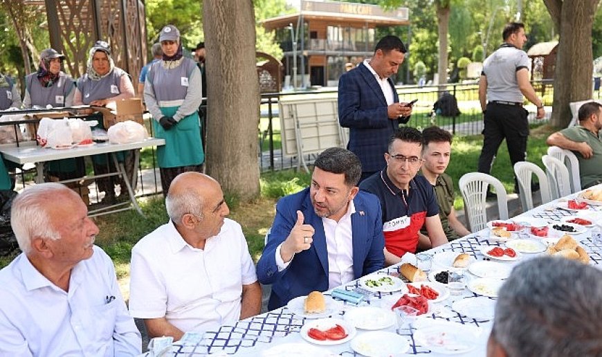 Başkan Arı, Esnafıyla Vatandaşıyla Her Gün Bir Arada