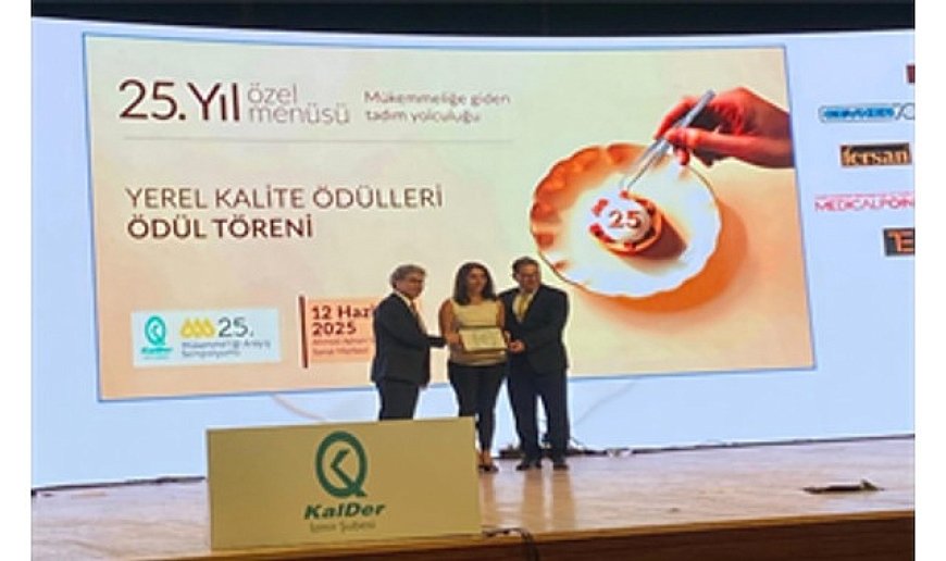 İzmir Büyükşehir Mükemmelliği Arayış Sempozyumu’ndan ödülle ayrıldı
