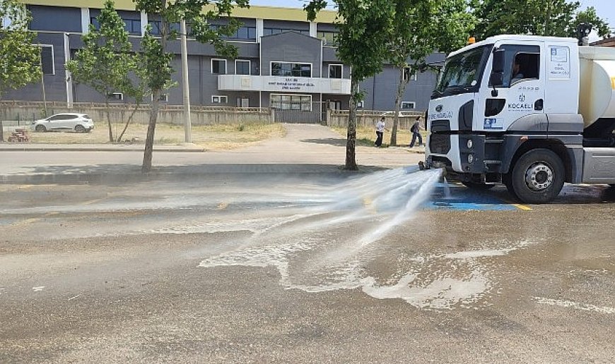 Kandıra Belediyesi Bayram Mesaisinde Rekor Temizlik Çalışması Gerçekleştirdi