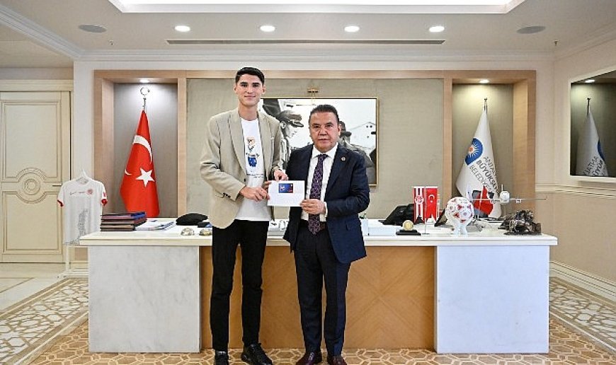 Başkan Böcek’e “Genç Kart”ı anlattı