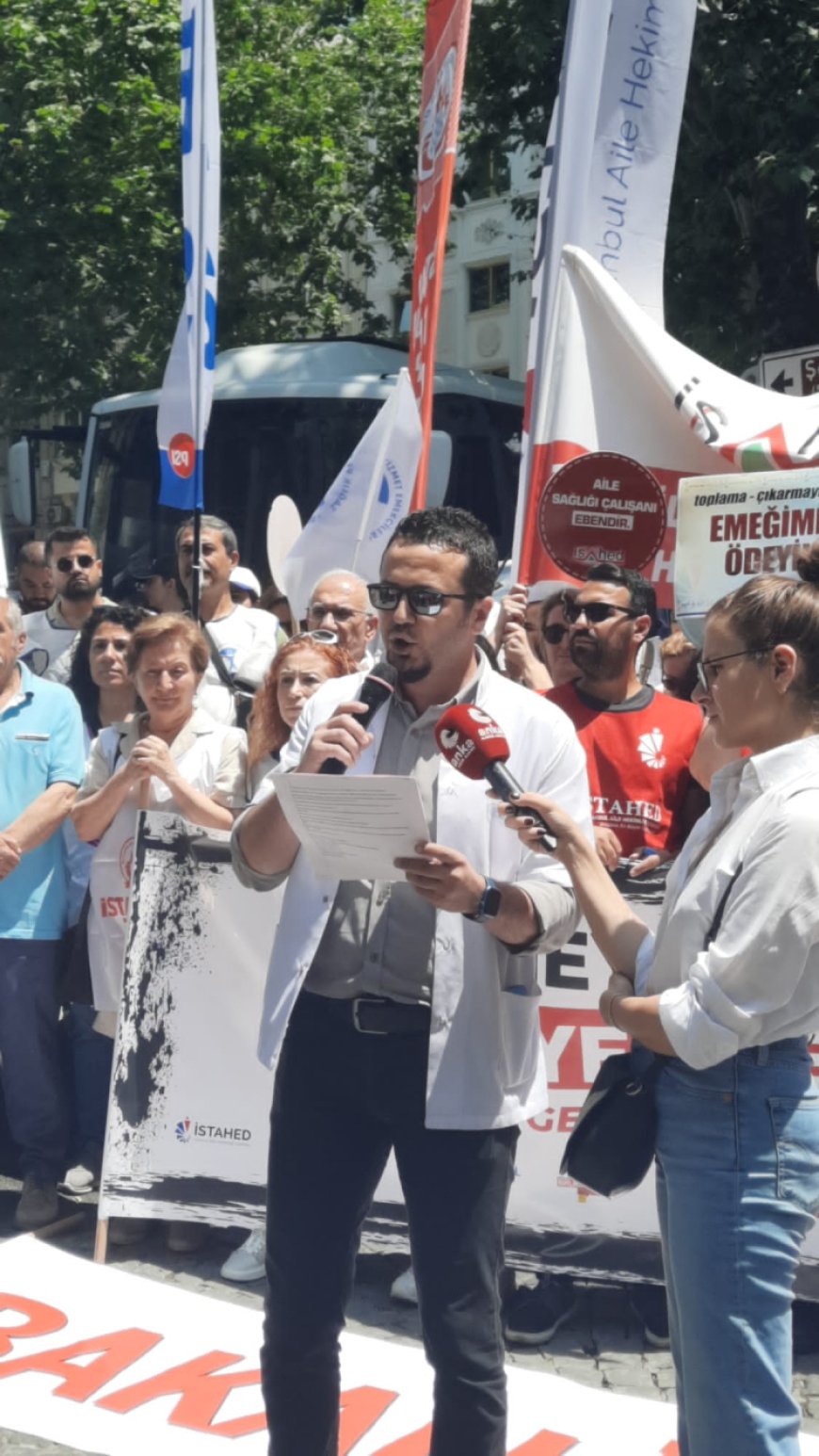 Aile Hekimleri İstanbul’da eylemde… Eziyet Yönetmeliği geri çekilsin!