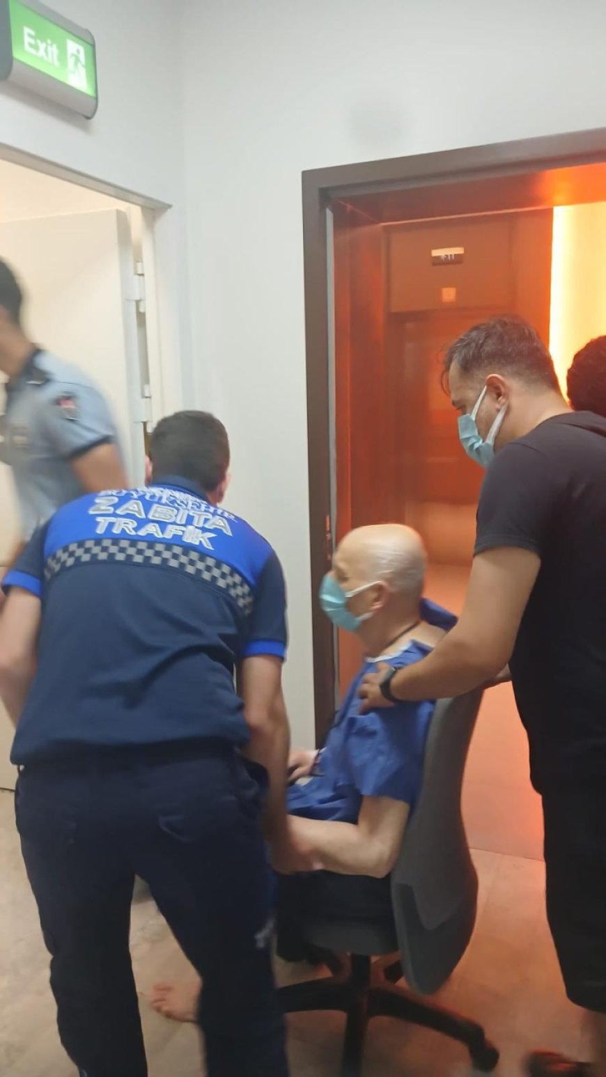 İzmir Büyükşehir Zabıtası yangında seferber oldu