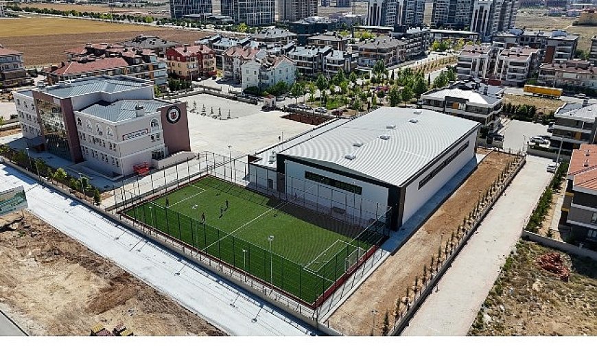 Ahmet Çalık Kapalı Spor Salonu ve Suni Çim Sahası’nın Yapımı Tamamlandı