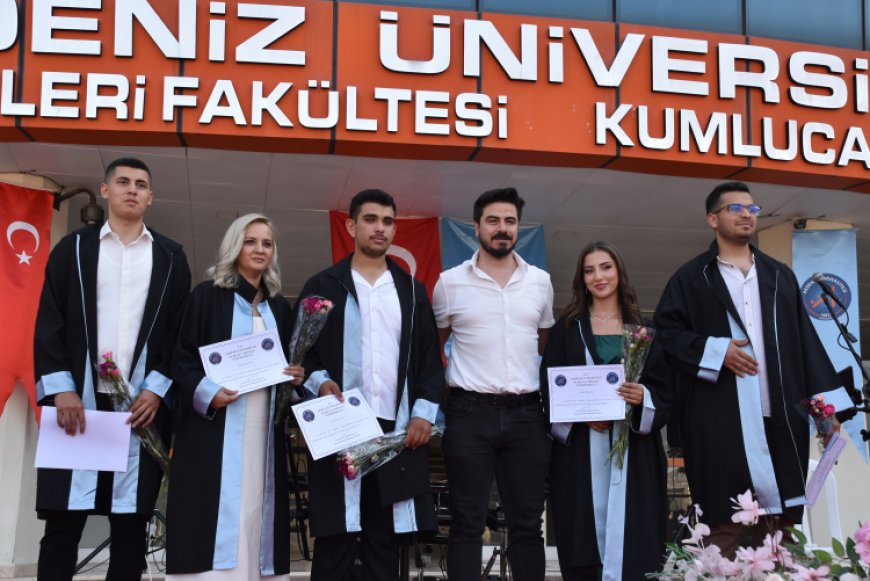 Akdeniz Üniversitesi Kumluca MYO’da mezuniyet coşkusu