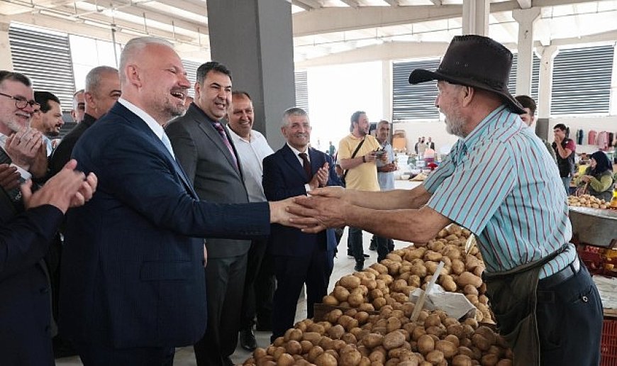 Menemen’de bir kapalı pazar yeri daha açıldı!