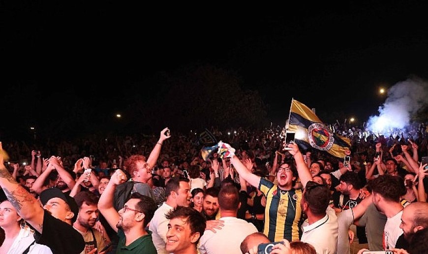 Büyükşehir Final Four heyecanını dev ekrana taşıdı