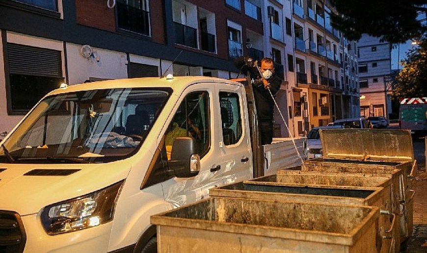 Karşıyaka’da ilaçlama ekiplerinden akşam mesaisi