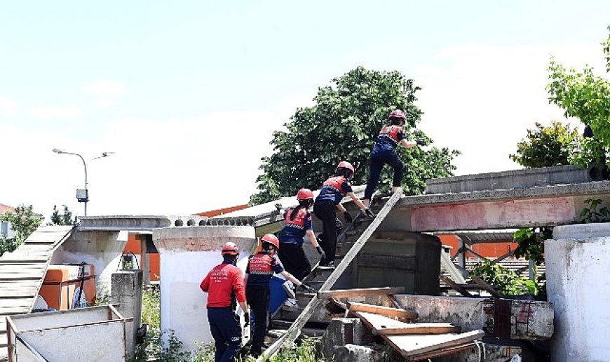 Osmangazi Belediyesi’nden öğrencilere arama kurtarma eğitimi