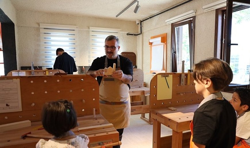 KOMEK’ten “Ahşap Oyuncak Çocuk-Ebeveyn Atölyesi” Etkinliği