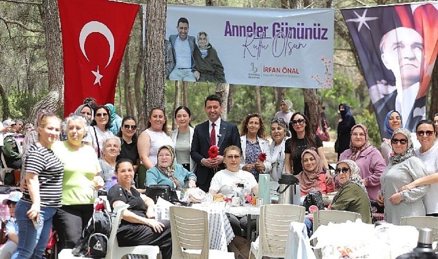 Bayraklı’da Anneler Günü Kutlaması