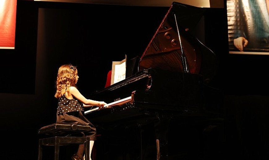 Nilüfer’de yıl sonu konserleri keman ve piyano ile başladı