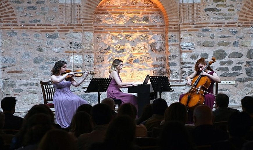 Terra Trio Osmangazi’de sahne aldı