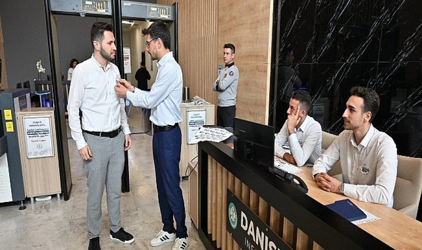 Başkan Zeyrek’ten Sağlık Çalışanlarına Destek Açıklaması Yapıp Çağrıda Bulundu