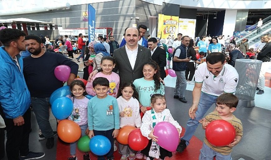 Başkan Altay, Bilim Merkezi Çocuk Şenliği’nde Çocukların Coşkusuna Ortak Oldu