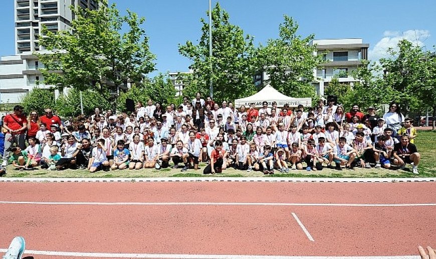 Atletizm pistinde bayram coşkusu