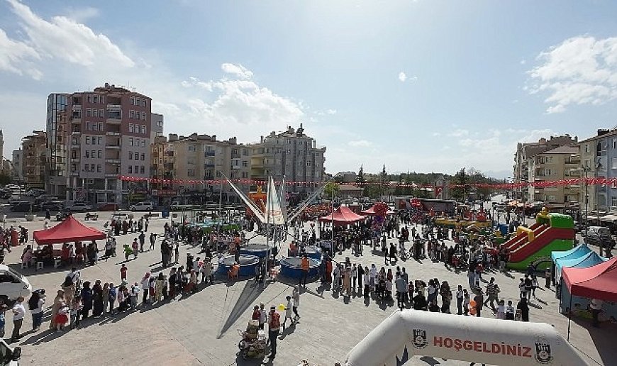 23 Nisan’da çocuklar doyasıya eğlendi
