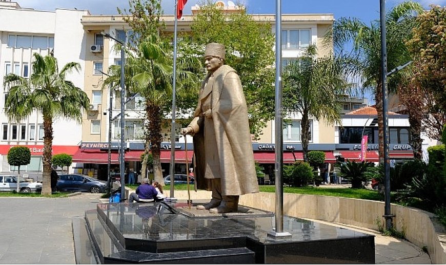 Narlıdere Belediyesi, Atatürk Anıtı’nı Bakıma Aldı