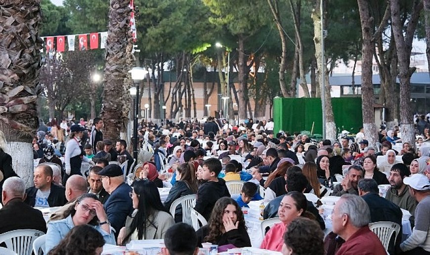 Menemen’de 10 bin kişilik Kadir Gecesi iftarı