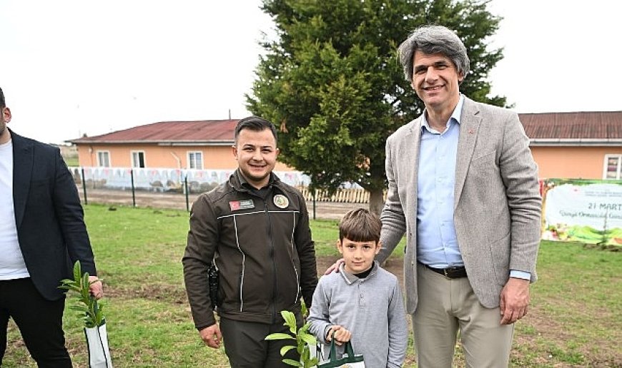 Başkan Kocaman Öğrencilerle Fidan Dikti