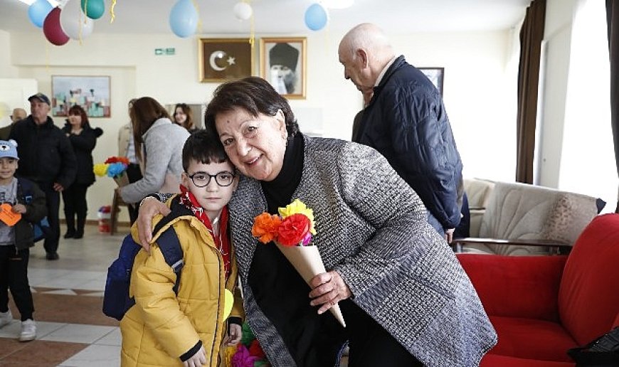 Büyükşehir belediyesi çocuk gelişim merkezi öğrencilerinden didim huzurevi sakinlerine sürpriz ziyaret