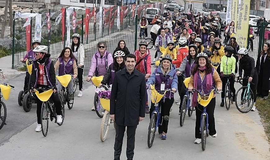 Kadınlar sarı bezleri astı toplumsal eşitlik için pedal çevirdi