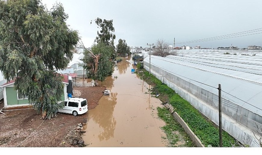 Antalya Büyükşehir Belediyesi sel afetinden zarar gören vatandaşın yanında