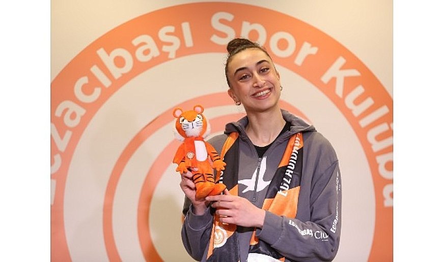 Eczacıbaşı Dynavit, Elif Şahin ile “yola devam” dedi