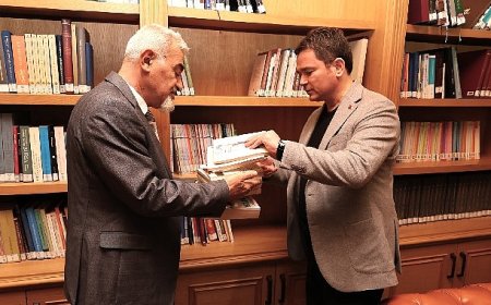 ÇGD Bursa Şubesi Osmangazi’ye Uğur Mumcu Kitaplarını Bağışladı