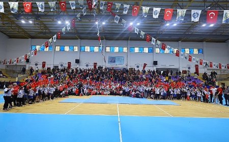 Karabağlar ’da Sömestr Spor Şenliği Bayram Havasında Geçti