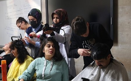 Güvenli, Çağdaş ve Sıcak bir Pencereden Yansıyanlar