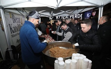 İnegöl Belediyesi’nin Kandil Geleneği Lazlar Camii’nde Devam Etti