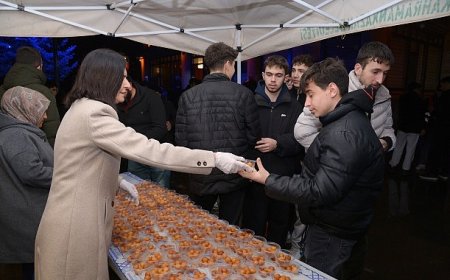 Berat Kandili’nde Lokma İkramı
