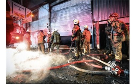 Buca’da mobilya atölyesinde yangın alarmı