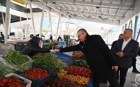 Başkan Yardımcısı Emin Gül ve kardeşi Emel Gül Kurga’dan pazar esnafına çorba ikramı