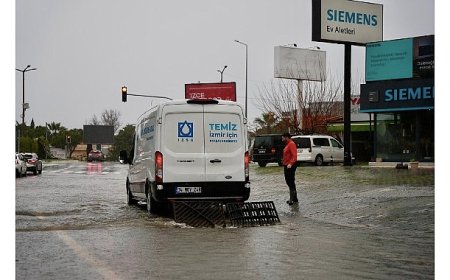 Çeşme Belediyesi Yağmurla Mücadelede Tüm Ekipleriyle Sahada