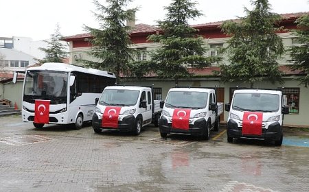 Edremit Belediyesi 8 yeni aracı hizmete sundu
