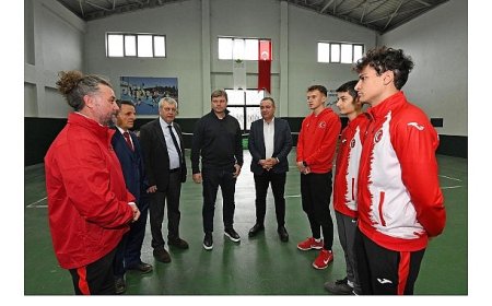 Ertuğrul Sağlam’dan Genç Sporculara İlham Veren Ziyaret