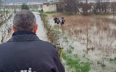 Selde Mahsur Kalanların İmdadına Büyükşehir İtfaiyesi Yetişti